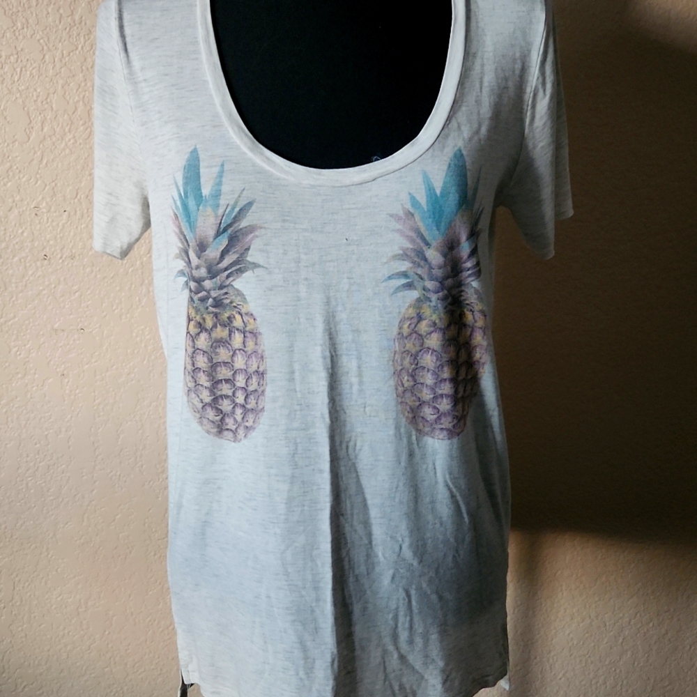 VS Pink Women's T shirt Small